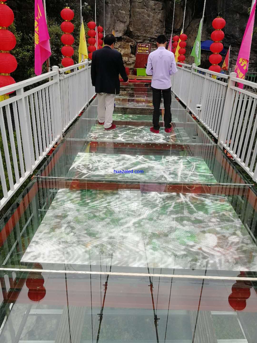 咸陽景區LED玻璃棧道屏